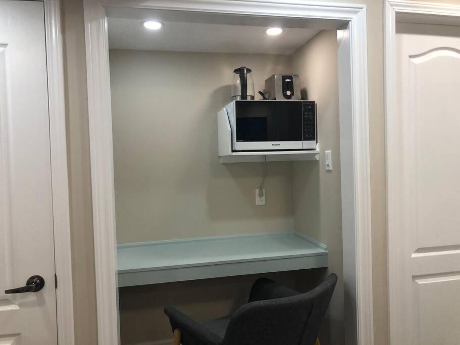 Entire Basement With 3 Bedrooms 尼亚加拉瀑布城 外观 照片